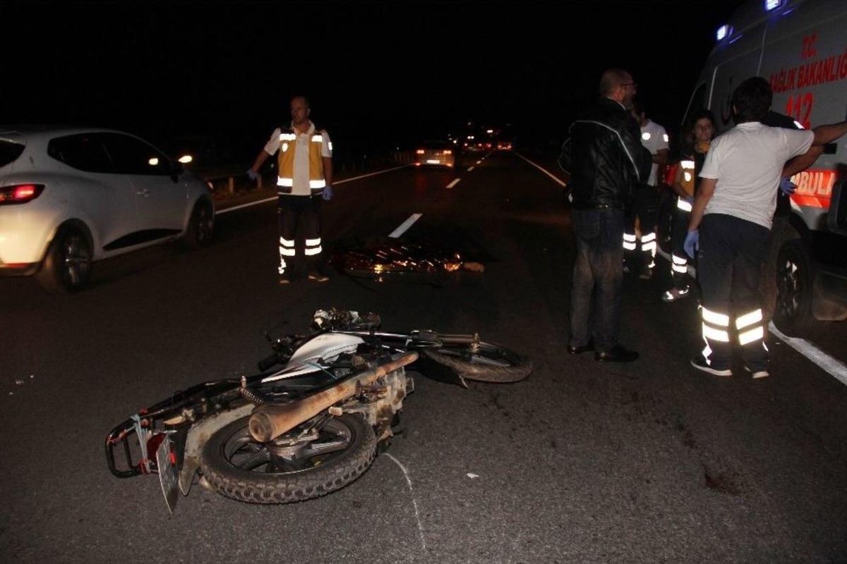 Ters Yola Giren Trakt&ouml;r Motosiklete &Ccedil;arptı: 1 &Ouml;l&uuml;