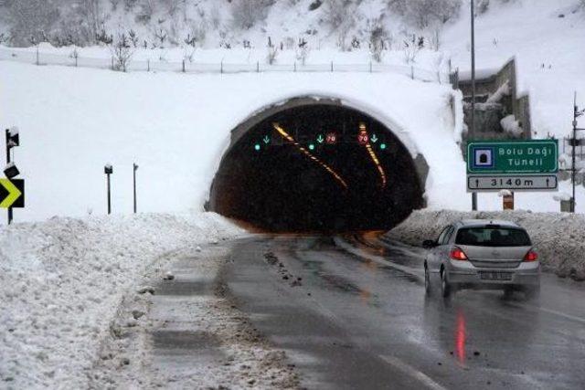 Kar Yağışı Bolu Dağı nda Ulaşımı Etkiliyor (3) 2