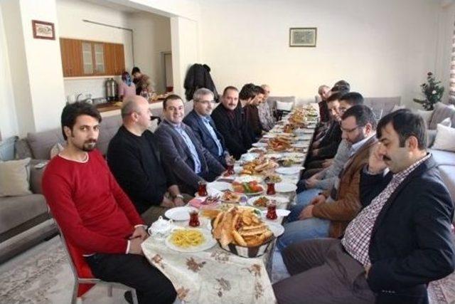 Erciş Kaymakamı Gazetecilerle Kahvaltıda Bir Araya Geldi 1