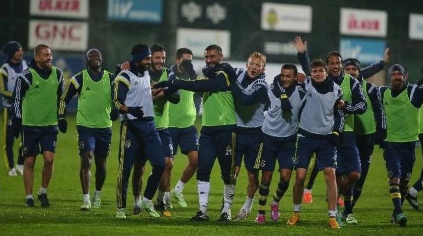 Fenerbah&ccedil;e, Eskişehirspor Ma&ccedil;ının Hazırlıklarını S&uuml;rd&uuml;rd&uuml;