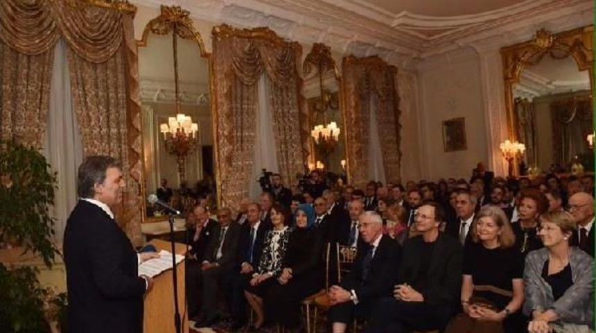 ABDULLAH G&Uuml;L, LONDRA'DA, KENDİSİ İ&Ccedil;İN YAZILAN KİTABIN TANITIMINA KATILDI
