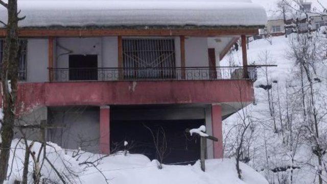 Rize de Ev Yangını: Anne Baba Öldü, 2 Çocuk Kurtuldu 2