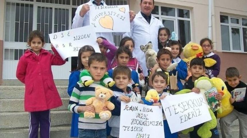 Ege &Uuml;niversitesi&rsquo;nden Pazarlar İlkokulu&rsquo;na Kitap Ve Oyuncak