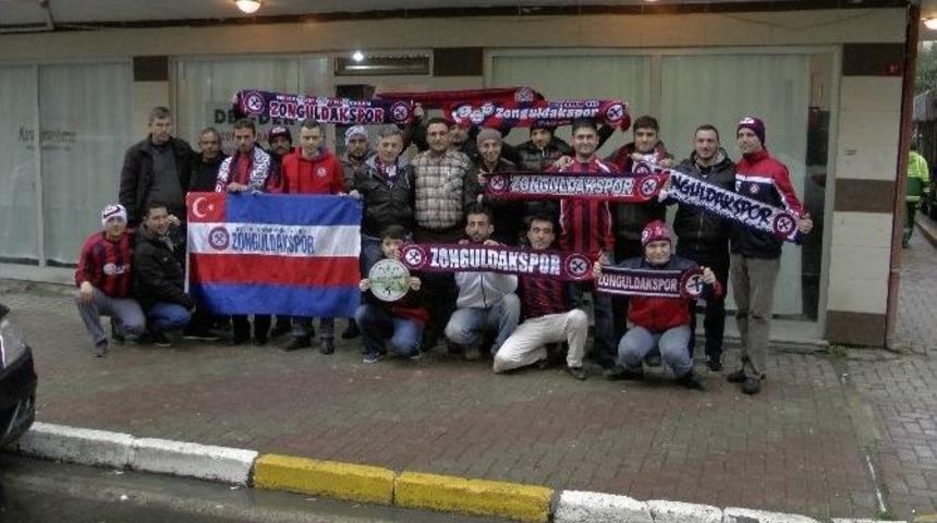 İstanbul&rsquo;da Zonguldakspor&rsquo;u Destekliyorlar