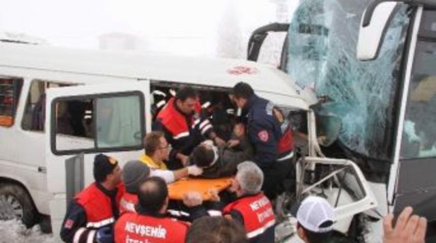 Kazayı Haber Aldılar, Otob&uuml;se Saldırdılar