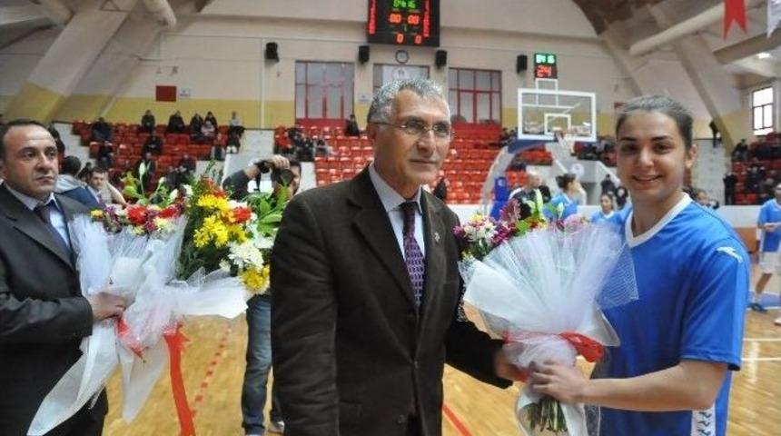 Derbide Botaş Spor&rsquo;u 66-65 Yenmeyi Başaran Aski Spor Sevinen Taraf Oldu