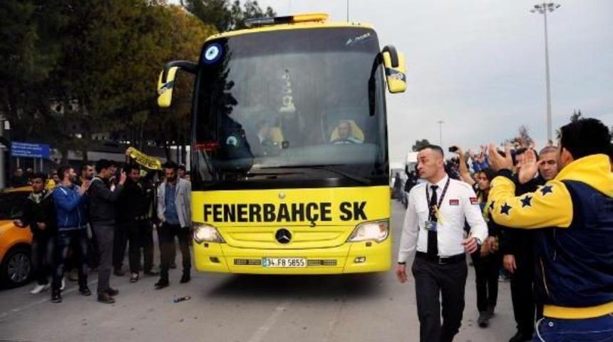 Fenerbah&ccedil;e'ye Antalya'da Coşkulu Karşılama