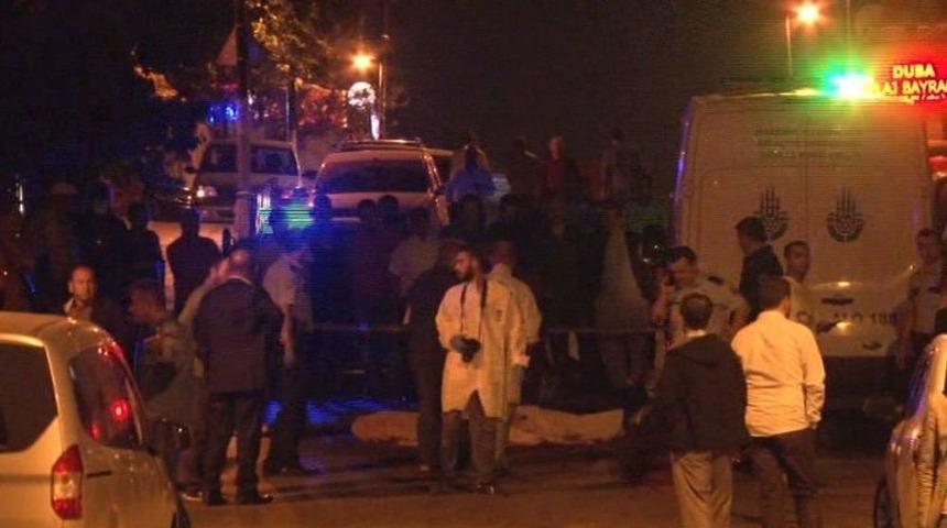 Ailesiyle Yolun Karşısına Ge&ccedil;mek İsteyen Kadına Araba &Ccedil;arptı: 1 &Ouml;l&uuml;