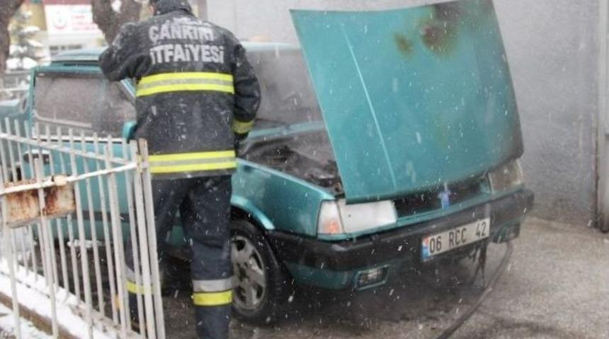 &Ccedil;ankırı&rsquo;da Park Edilen Ara&ccedil; Alev Aldı