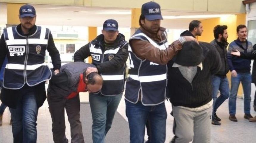 İzmit&rsquo;te Uyuşturucu Tacirleri Tutuklandı