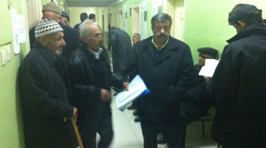 Kamu Kurumu 50 Kuruşluk Dosaya İ&ccedil;in &Ccedil;ift&ccedil;ilerden 10 Tl Alıyor