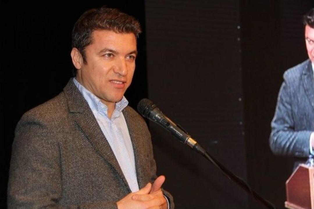 Gazeteci İsmail K&uuml;&ccedil;&uuml;kkaya, T&uuml;rkiye&rsquo;de Halkın Basına G&uuml;venmediğini S&ouml;yledi