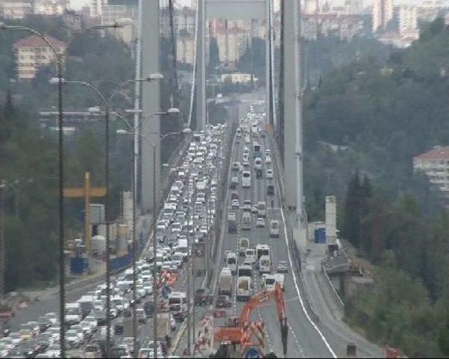 Köprüdeki Çalışma Trafiği Felç Etti (2)