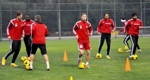 Sivasspor'da Ikinci Yarı Hazırlıkları Başladı