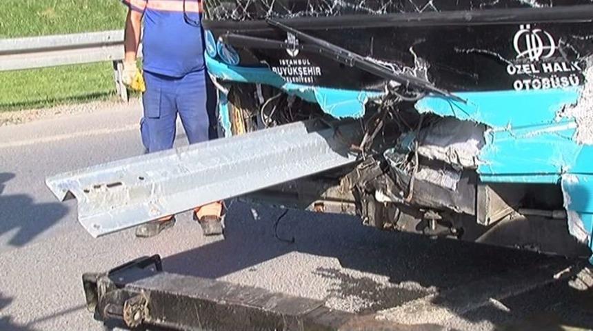 (&ouml;zel Haber) &Ouml;zel Halk Otob&uuml;s&uuml;ne Bariyerler Ok Gibi Saplandı