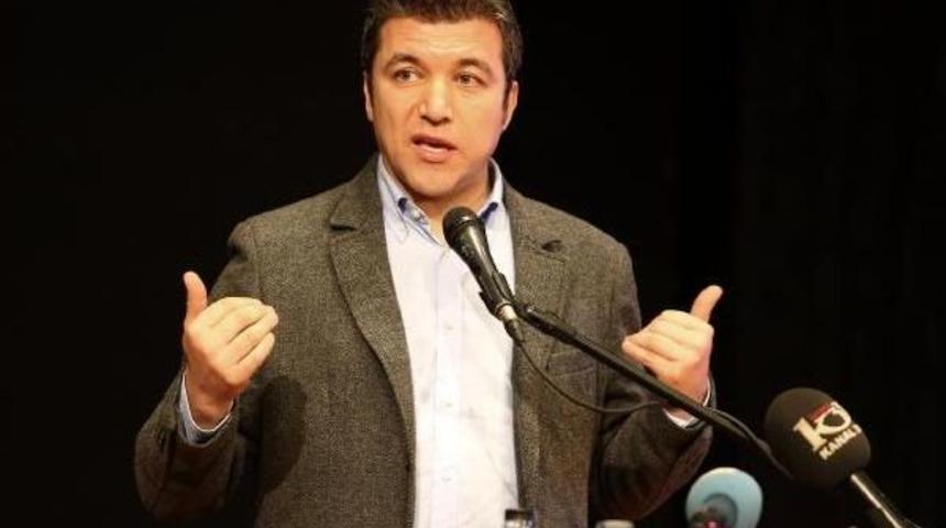 Gazeteci İsmail K&uuml;&ccedil;&uuml;kkaya'dan Medya Eleştirisi