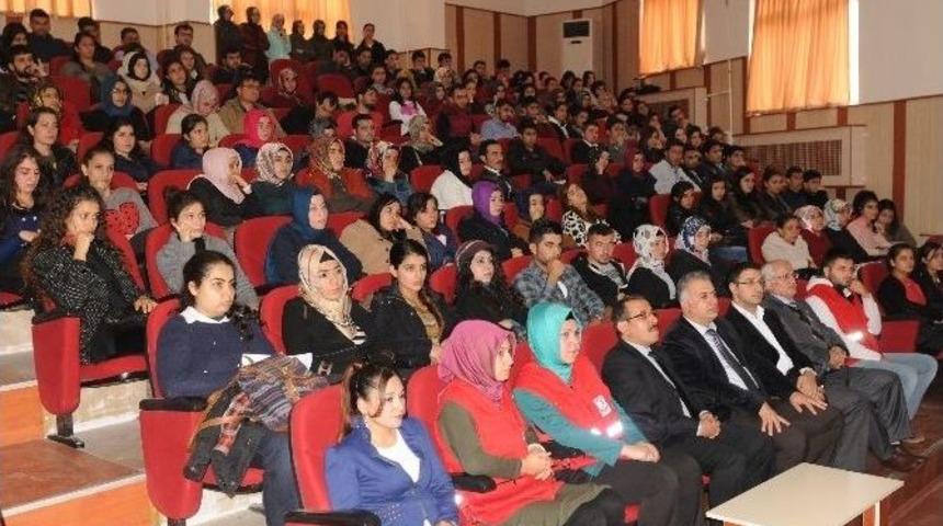 &Uuml;niversitede Kan Bağışının &Ouml;nemi Anlatıldı