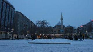 Şiddetli Kar Kırşehir’de Yolları Kapattı