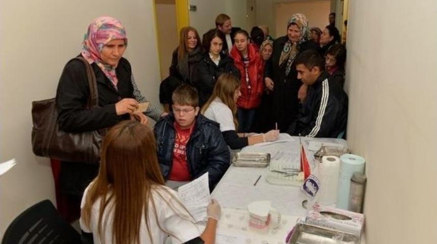 &Ccedil;anakkale&rsquo;de Engelli &Ccedil;ocuklar Diş Taramasından Ge&ccedil;irildi