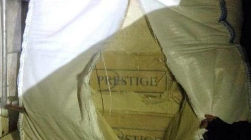 Kum &Ccedil;uvallarından Ka&ccedil;ak Sigara &Ccedil;ıktı