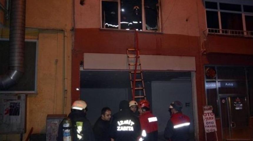 Boş Dairede &Ccedil;ıkan Yangın Paniğe Neden Oldu