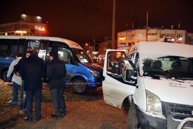 (özel Haber) “neden Güldün” Tartışması Kanlı Bitti: 2 Yaralı