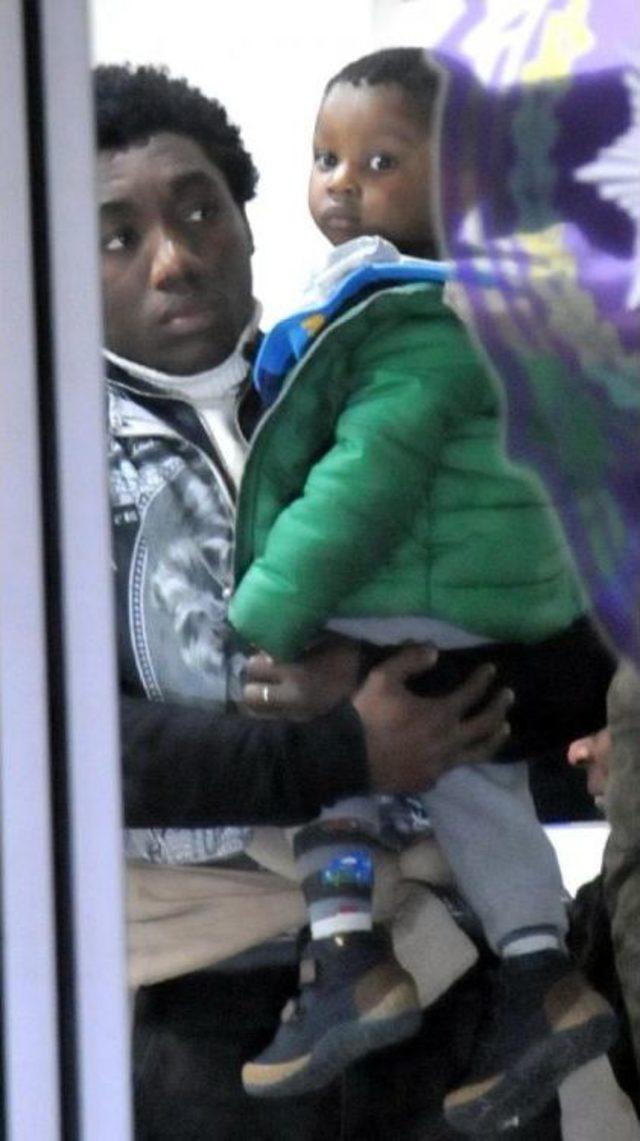 Polis, Minib&uuml;s&uuml;n Kapısını A&ccedil;ınca Ka&ccedil;aklarla Karşılaştı 1