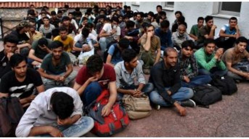 Erzurum&rsquo;da 120 M&uuml;lteci Yol Kenarında Yakalandı