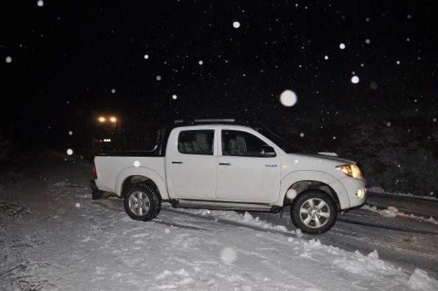 Kar Görmek Için Çıktıkları Yaylada Mahsur Kalan 200 Kişi Kurtarıldı