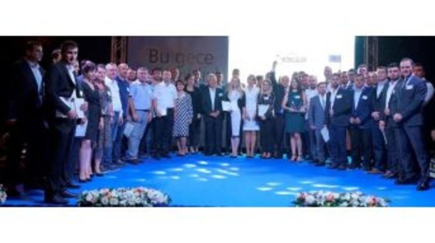 &rsquo;yıldız Akk&ouml;kl&uuml;ler&rsquo; &Ouml;d&uuml;llerini Aldı