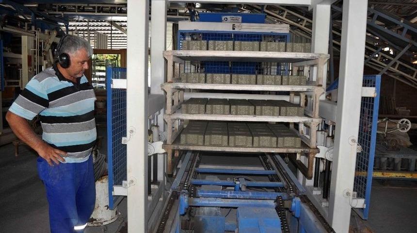 Kemer Belediyesi Kendi Taşını Kendi &Uuml;retiyor