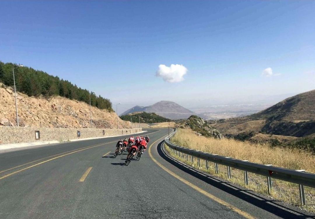 Bisiklet Milli Takımı, Erciyes Y&uuml;ksek İrtifa Kampı&rsquo;nda Form Tutuyor