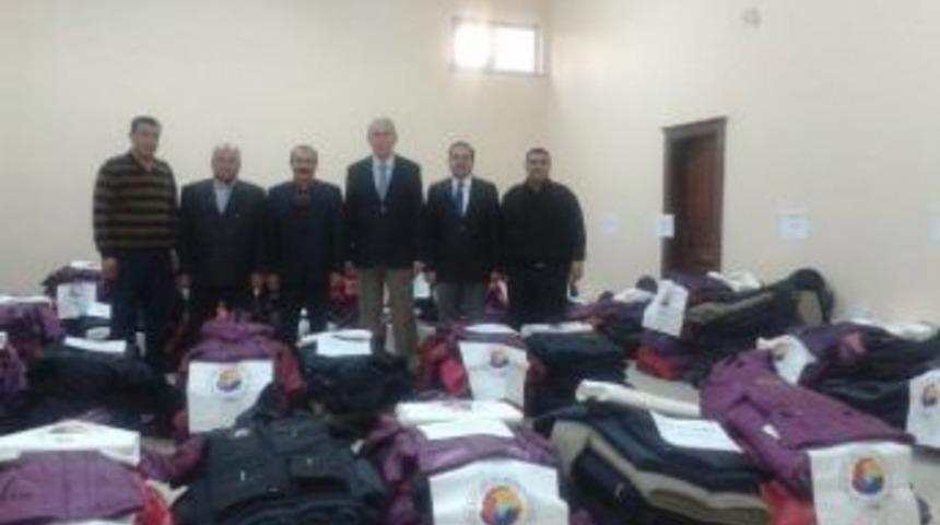 &Ouml;ğrencilere Kaban Yardımı