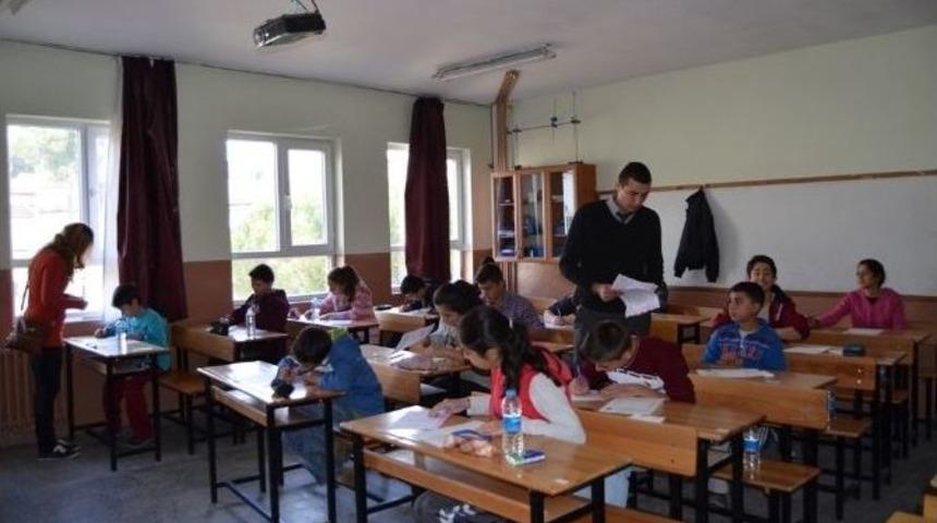 Selendi&rsquo;de Teog Sınavında 400 &Ouml;ğrenci Ter D&ouml;kt&uuml;