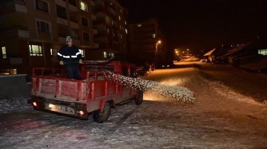 G&uuml;nd&uuml;z Karla Gece Buzla M&uuml;cadele