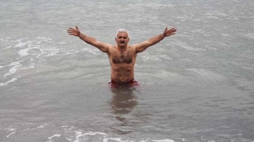 İki Derece Havada Buz Gibi Deniz Keyfi