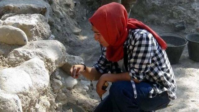 Hatay'da Tarihi Tapınak Gün Yüzüne Çıkarılıyor