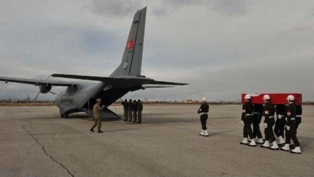 ŞEHİT ER SARIKAYA MEMLEKETİNE UĞURLANDI