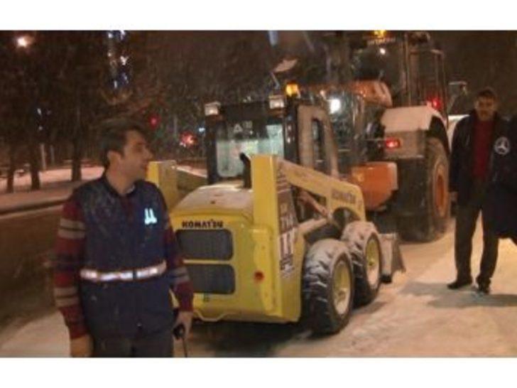 Erzurum’da Kar Nedeniyle Kapanan 15 Köy Yolu Ulaşıma Açıldı