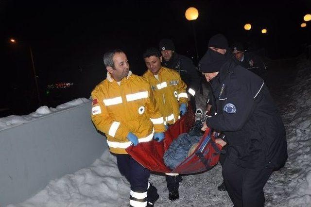 Yaya Üst Geçidinde Donmak Üzereyken Bulundu 1