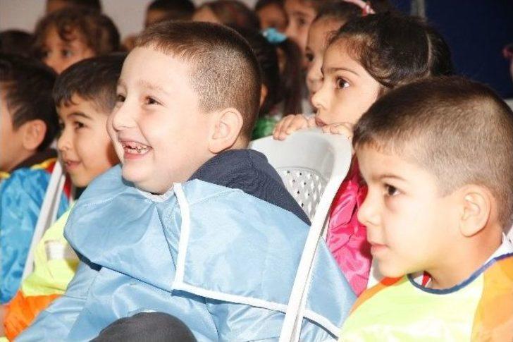 Konak’ta Okullar Sahne Oldu, Çocuklar Tiyatroya Doydu G4