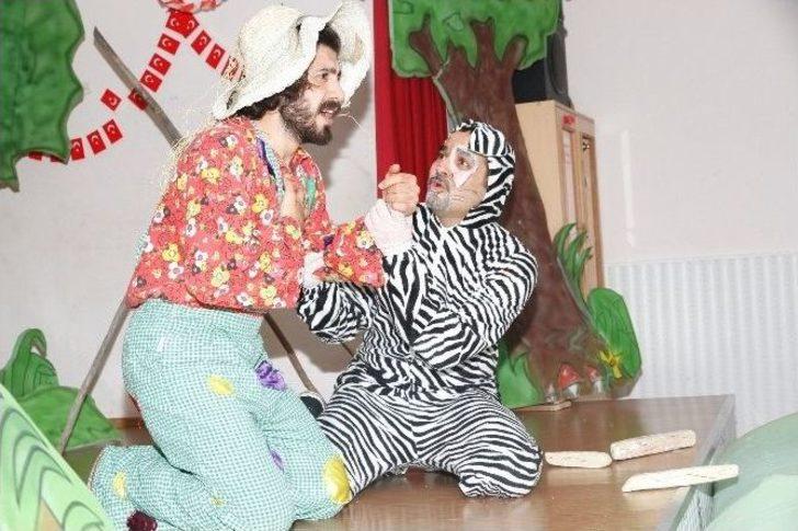 Konak’ta Okullar Sahne Oldu, Çocuklar Tiyatroya Doydu G5