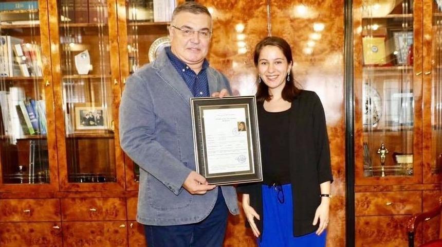 Ruhsat Almaya Hak Kazanan Esnafa Belgeleri Verildi