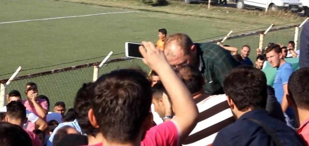 Amat&ouml;r K&uuml;me&rsquo;de Taraftarlar Arasında Arbede