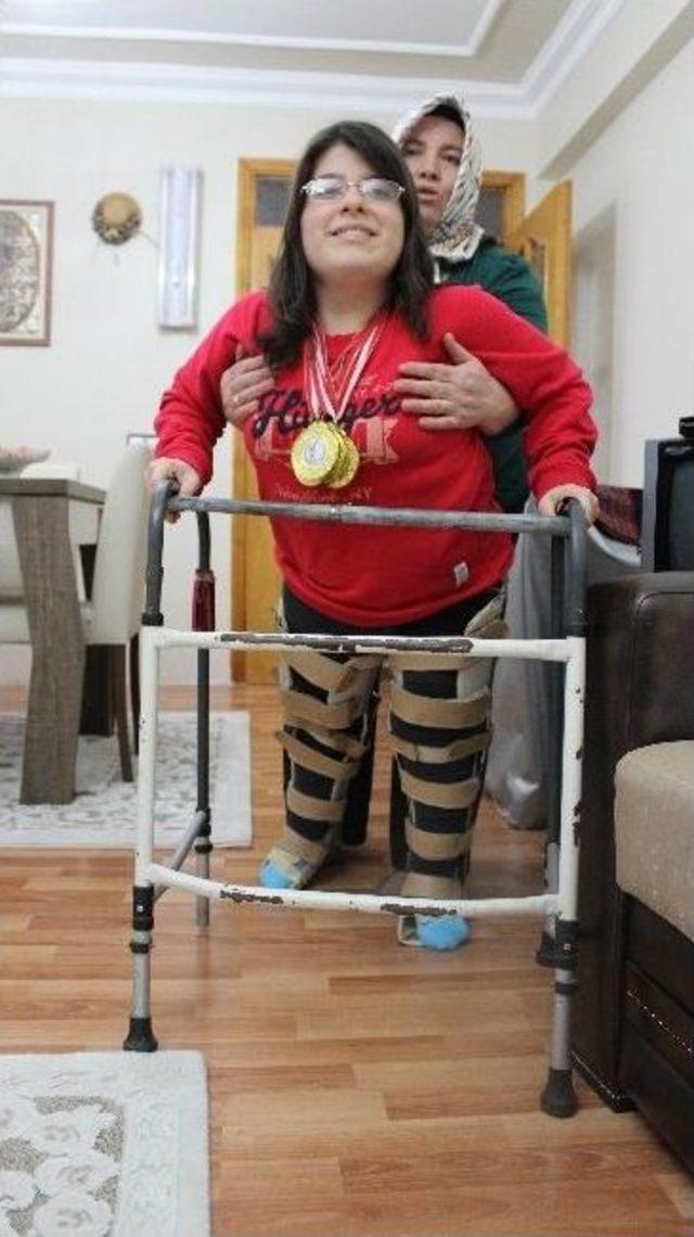 (özel Haber) Yüzde 92 Bedensel Engelli Yüzücü, Başarıya Doymuyor 2