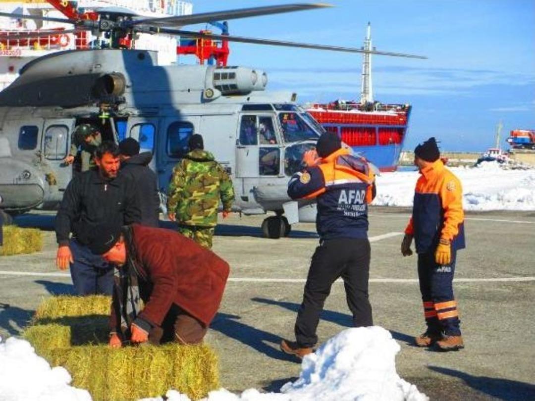 Rize'de Mahsur Kalan 3 Kişi, Askeri Helikopterle Kurtarıldı