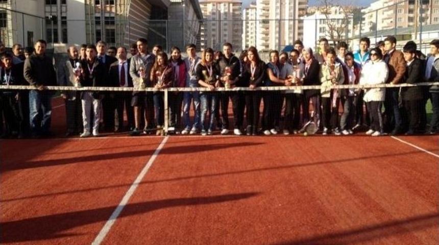 Okullar Arası Tenis M&uuml;sabakaları Sona Erdi