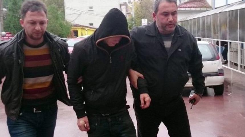 Annesini &Ouml;ld&uuml;ren Zanlı Polise Teslim Oldu