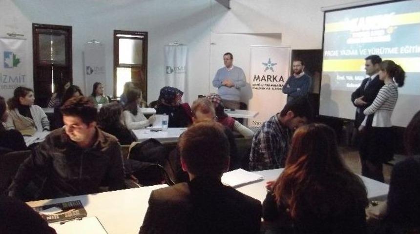 Gen&ccedil;lere Proje Yazma Eğitimi Verildi