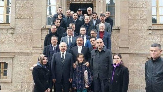 Bakan Yılmaz, Gömeç Belediyesi’ni Ziyaret Etti